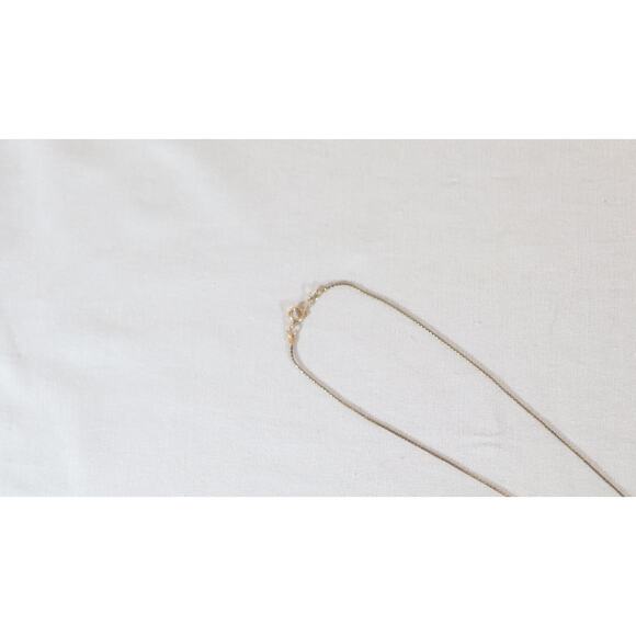 Flower Pendant Necklace Dainty Gold Tone Chain - Picture 3 of 7